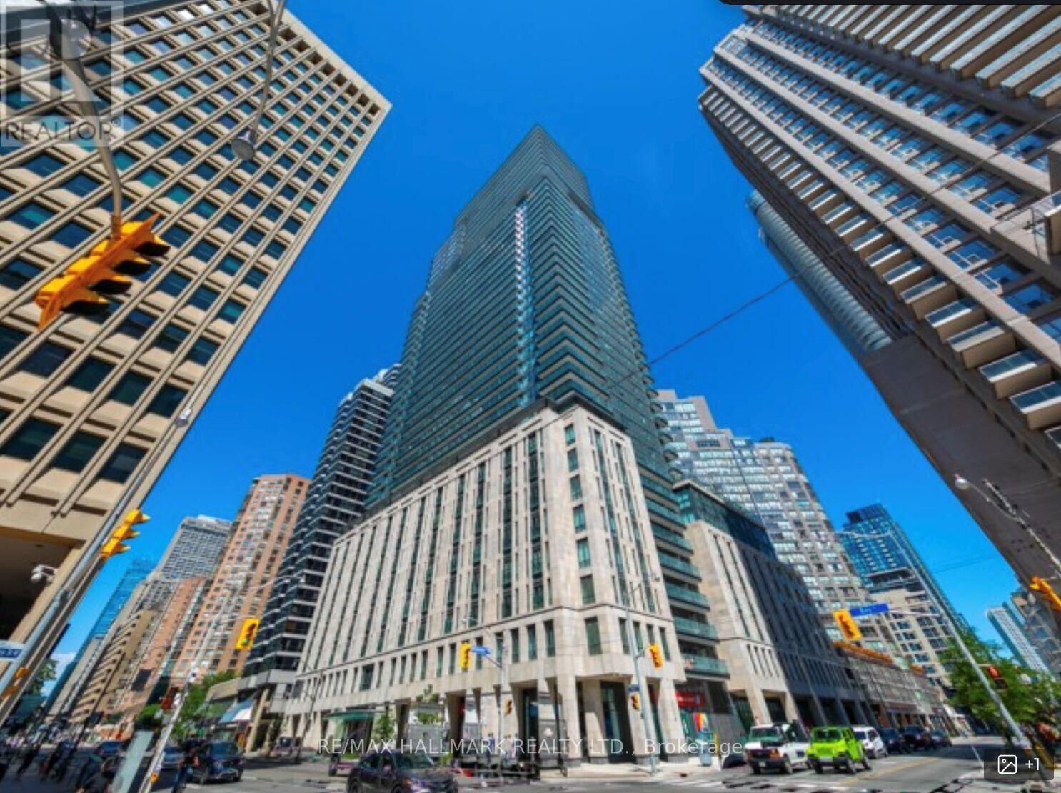 Property Photo: 955 Bay Street 1715 ON M5S 2A2