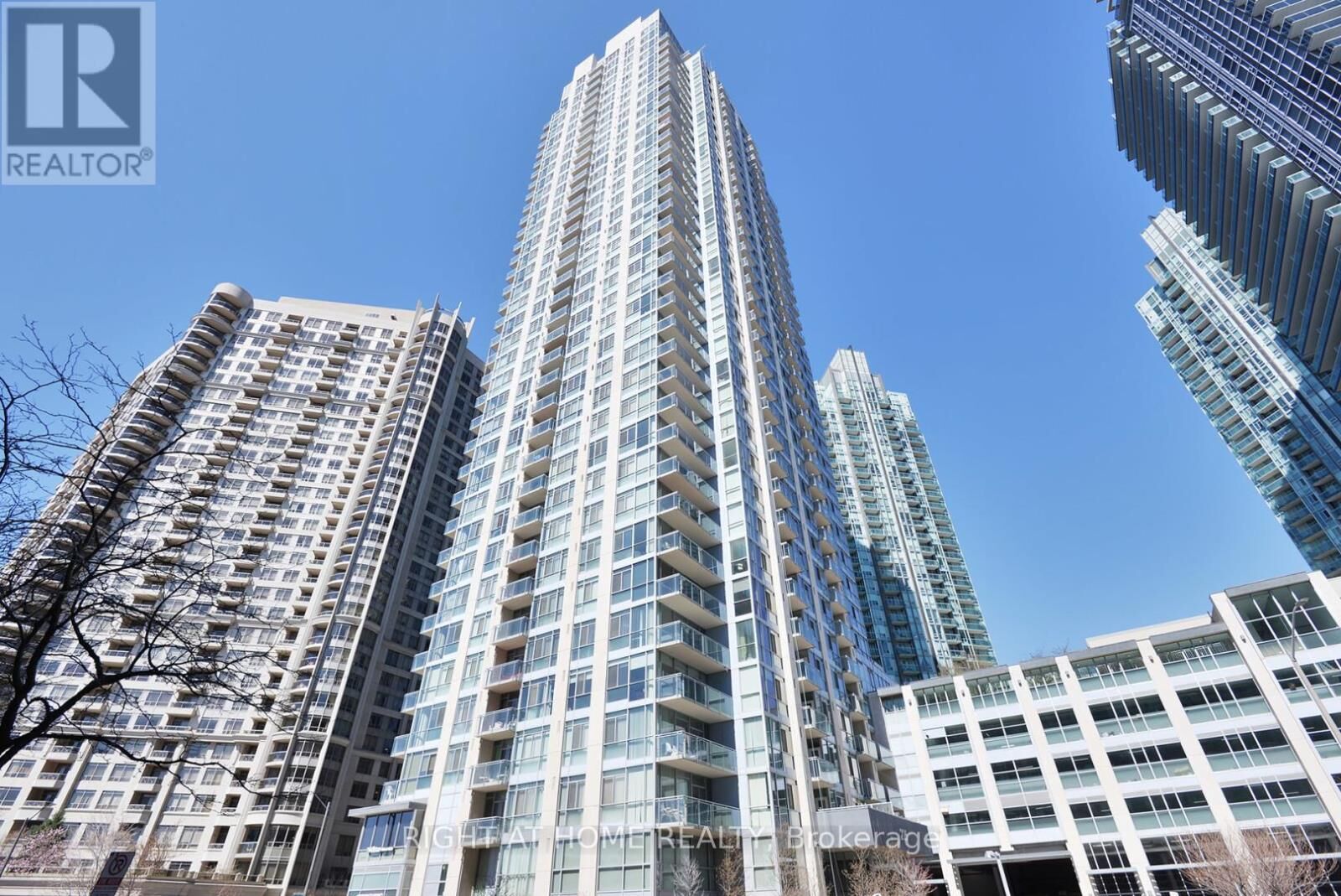 Property Photo: 225 Webb Drive 3009 ON L5B 3Y5