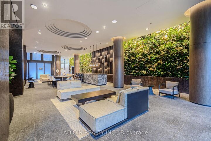Property Photo: 120 Broadway Avenue 1806 ON M4P 0E9