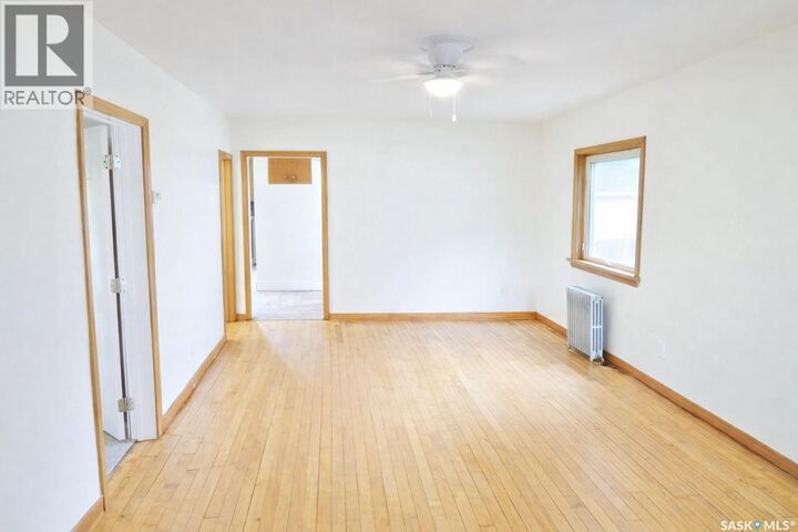 Property Photo: 1436 E Avenue N SK S7L 1T6
