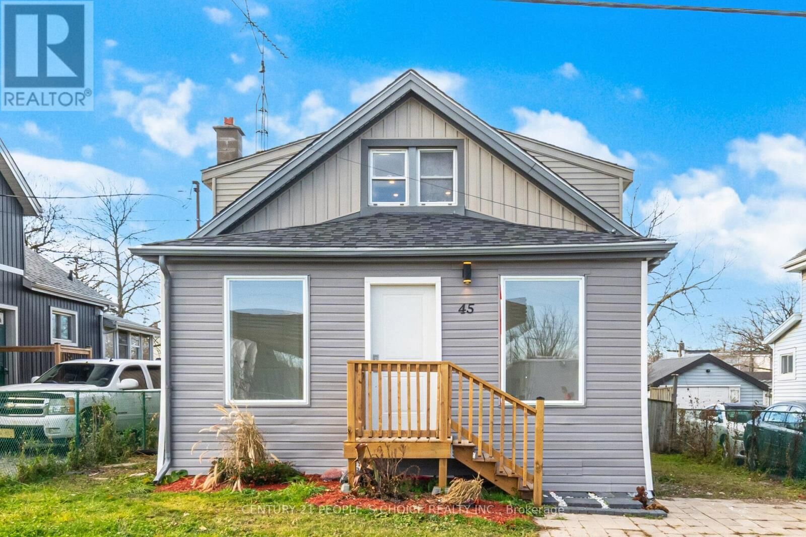 Property Photo:  45 Wellington Street North  ON L2V 2E7 