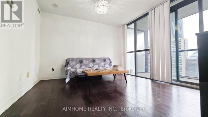 Property Photo:  110 Charles Street East 1510  ON M4Y 1T5 