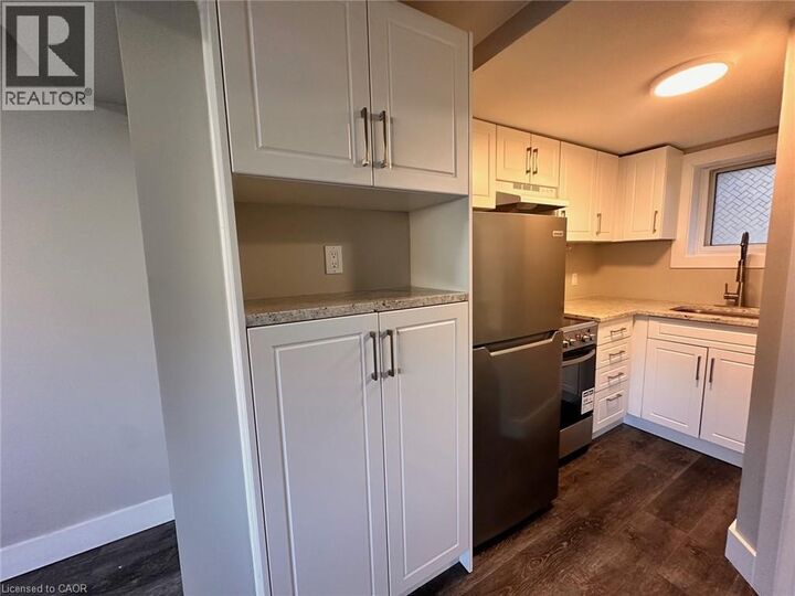 Property Photo:  142 Fourth Avenue 1B  ON N2C 1P1 