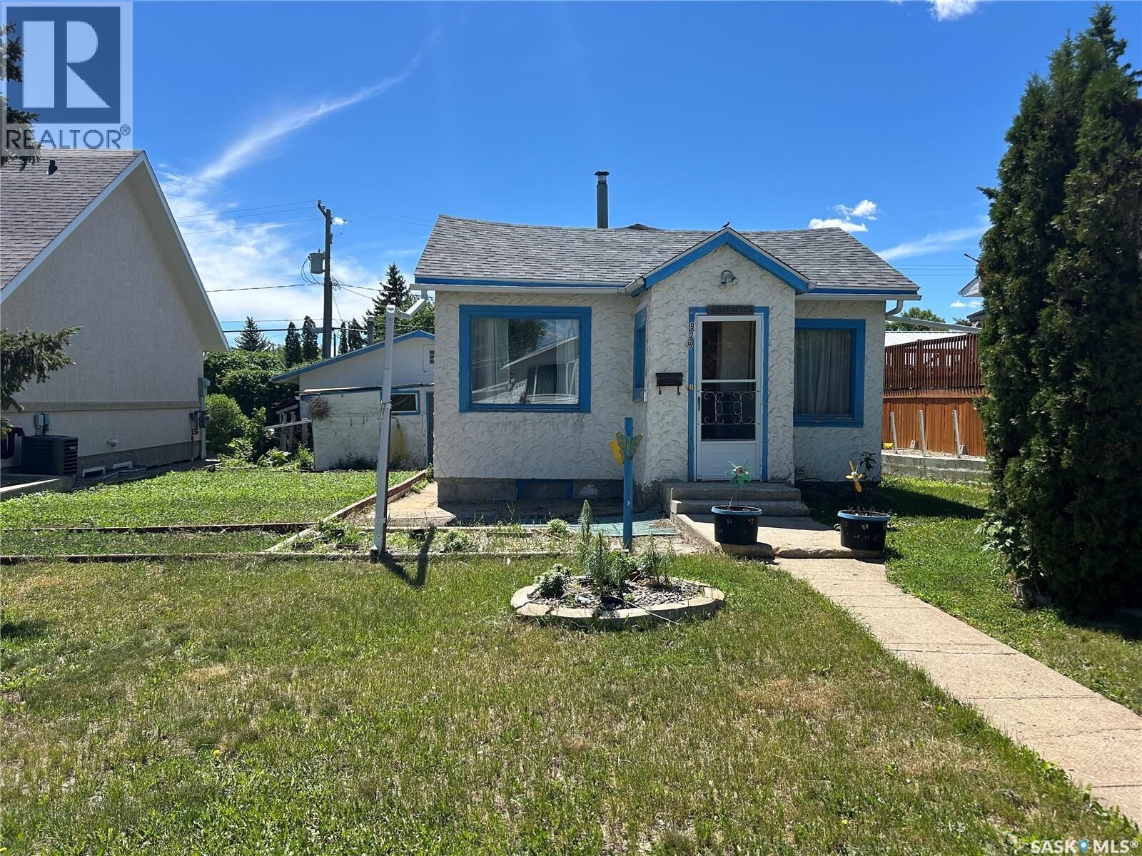 Property Photo:  929 Brown Street  SK S6H 2Z1 