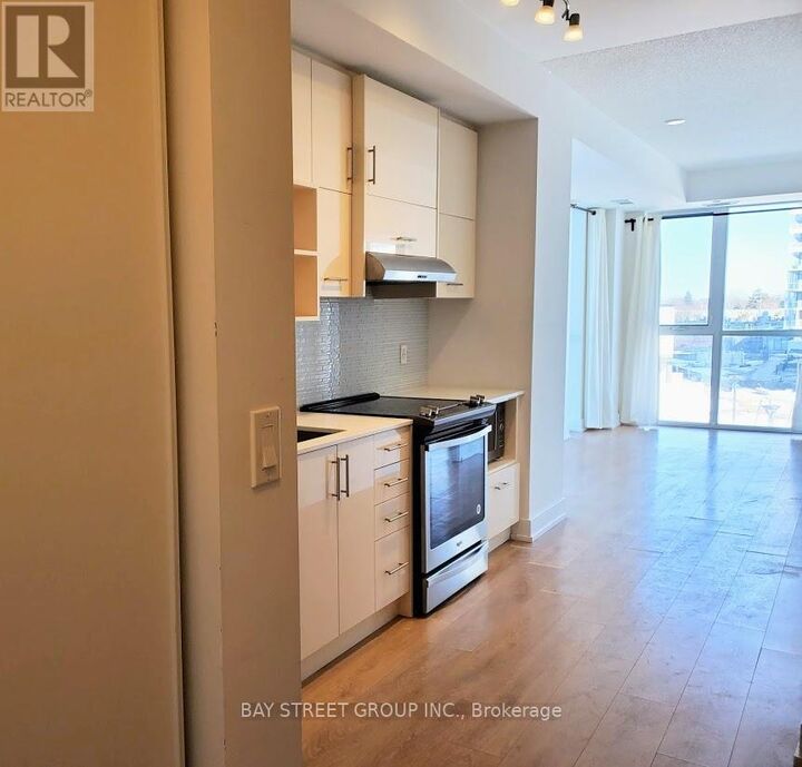 Property Photo:  150 Fairview Mall Drive 311  ON M2J 0E7 