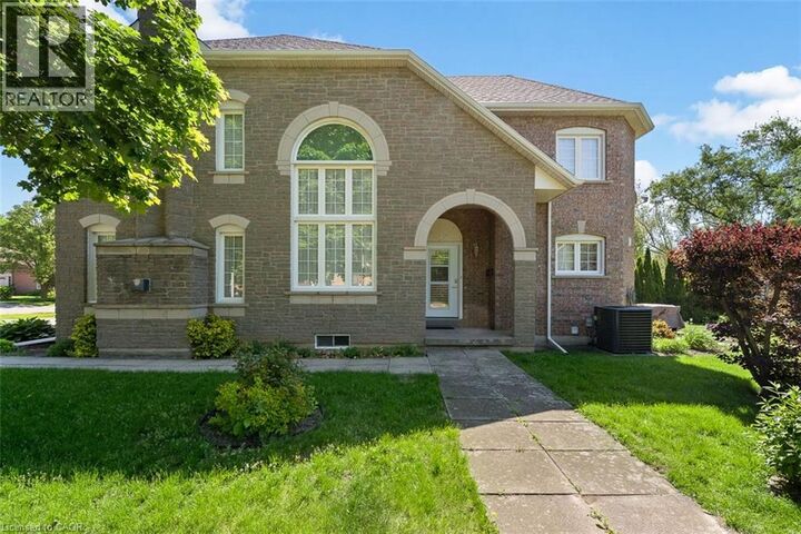 Property Photo: 3 Madison Court ON L3C 7G3