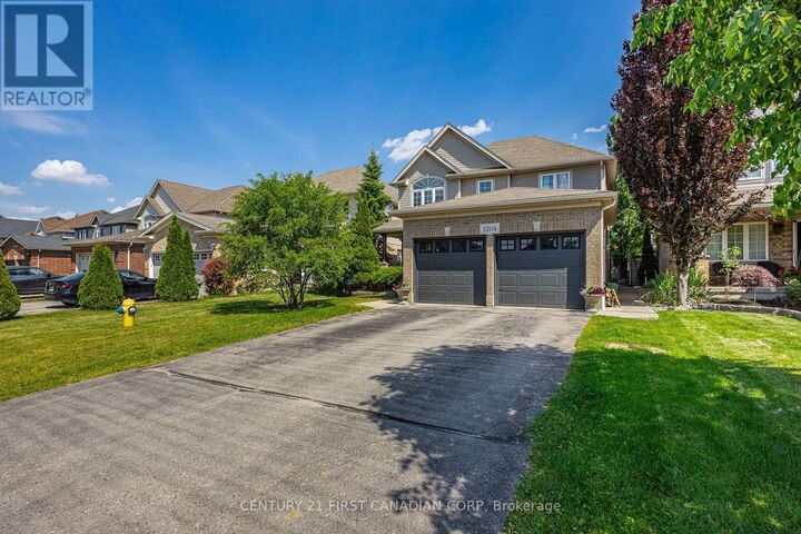 Property Photo: 1204 Meadowvale Drive ON N6K 5B5