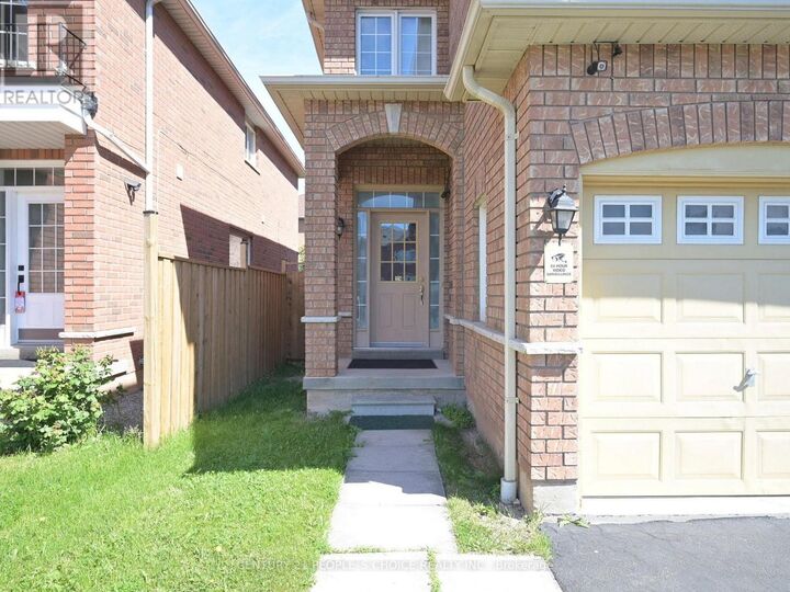 Property Photo:  1082 Galesway Boulevard  ON L5V 2T6 