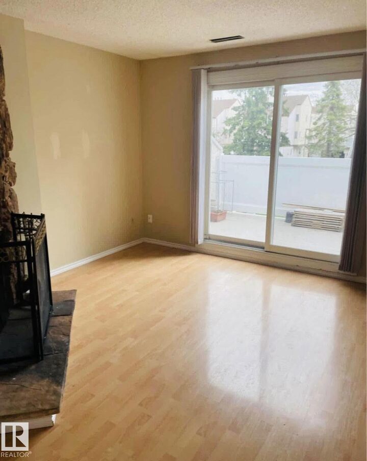 Property Photo:  185 Lancaster Terrace NW  AB T5X 5T1 