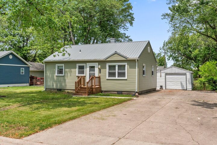 Property Photo:  228 Oak Street  IN 46307 