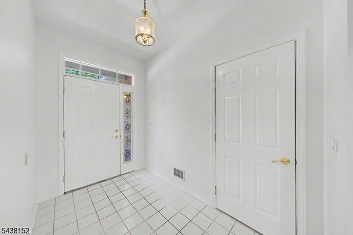 Property Photo:  122 Richmond Rd  NJ 07480 