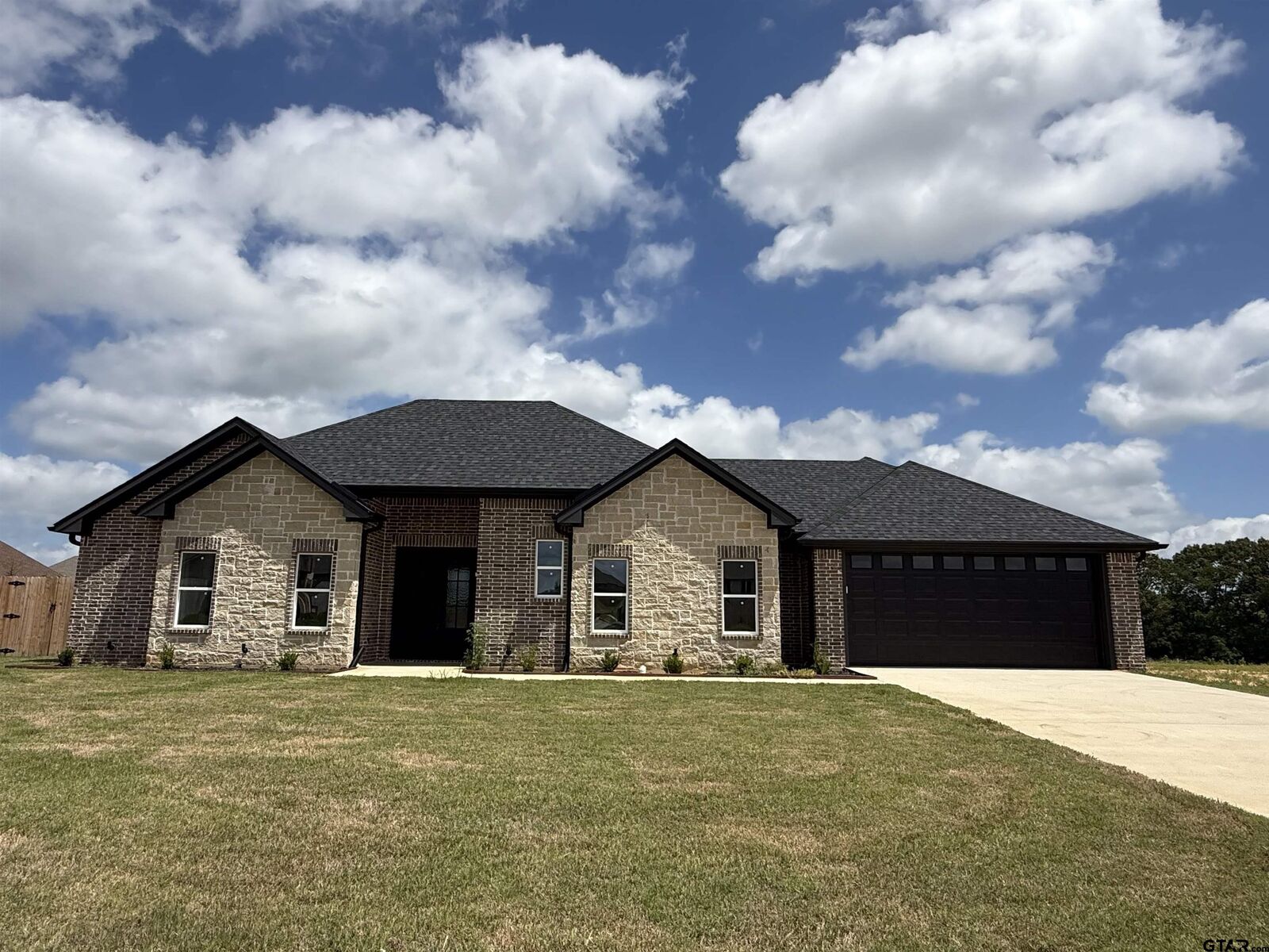 Property Photo: 636 Prince Ln TX 75704