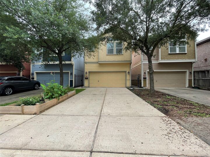 Property Photo:  5927 Kansas Street A  TX 77007 