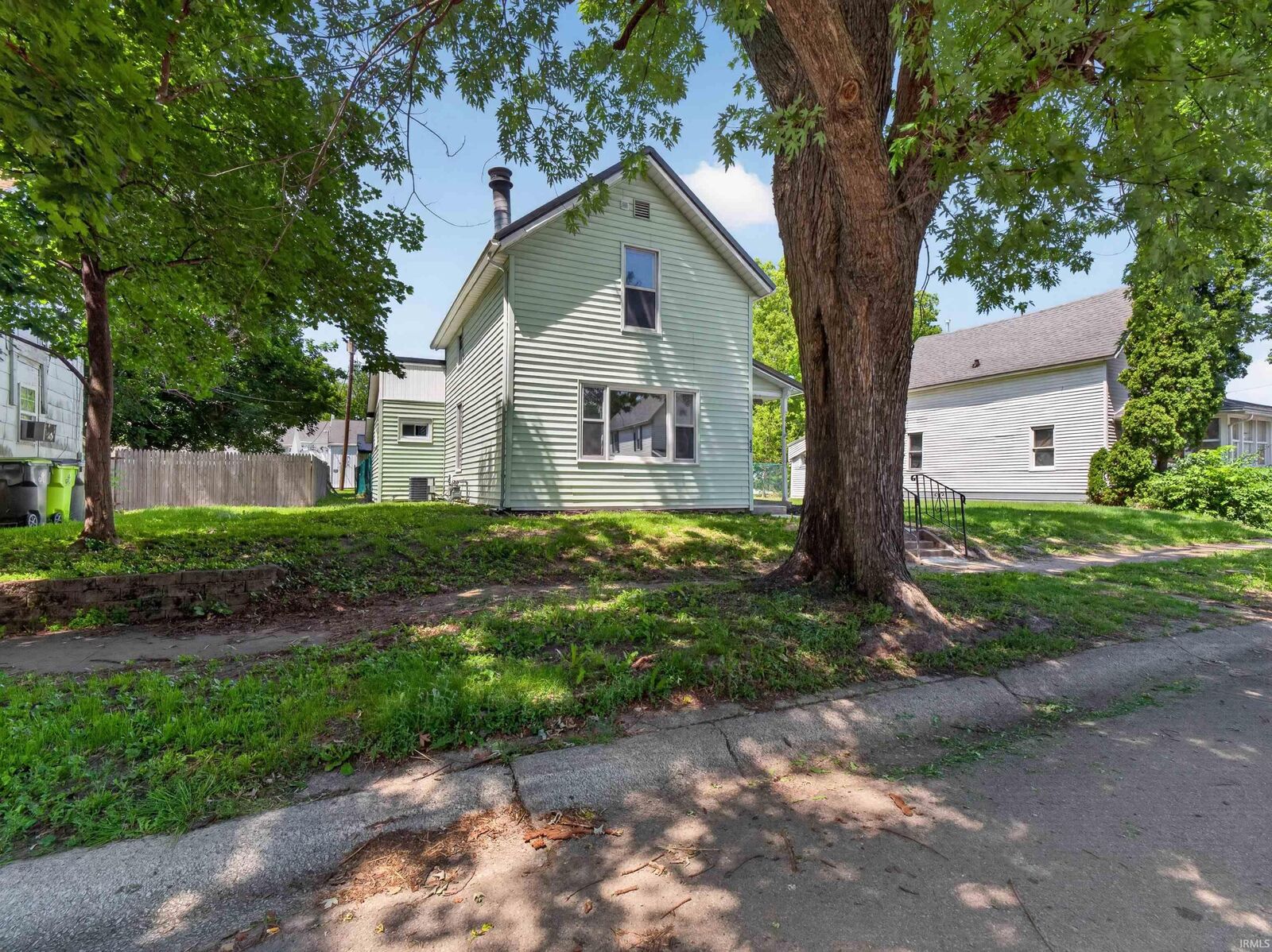 Property Photo:  422 Frederick Street  IN 46750-3207 