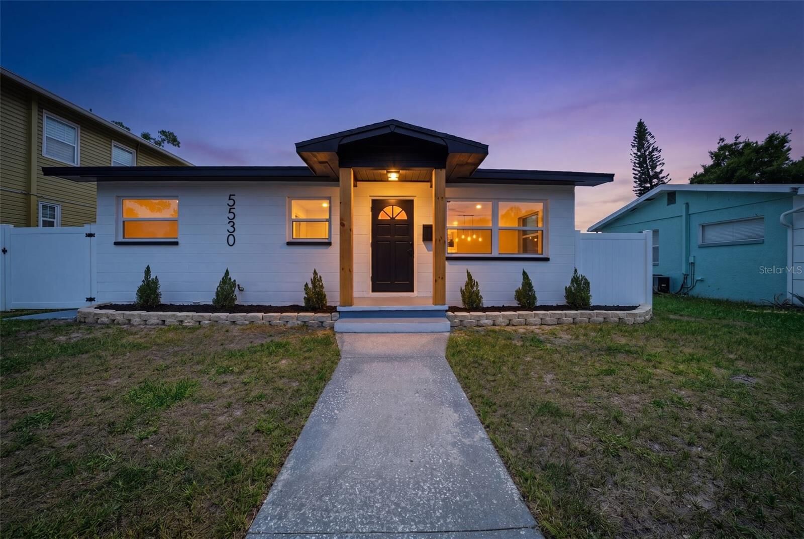 Property Photo:  5530 2 Avenue N  FL 33710 