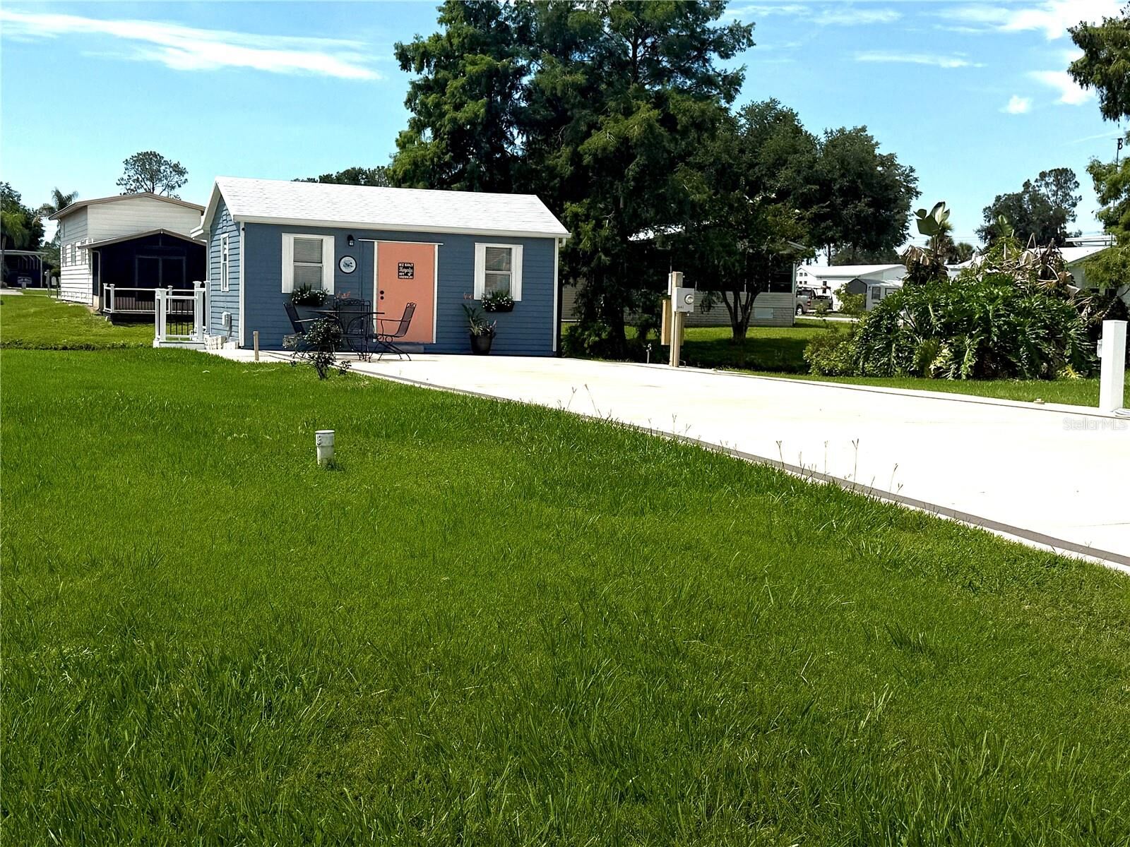 Property Photo:  5147 Island View Circle S  FL 33868 