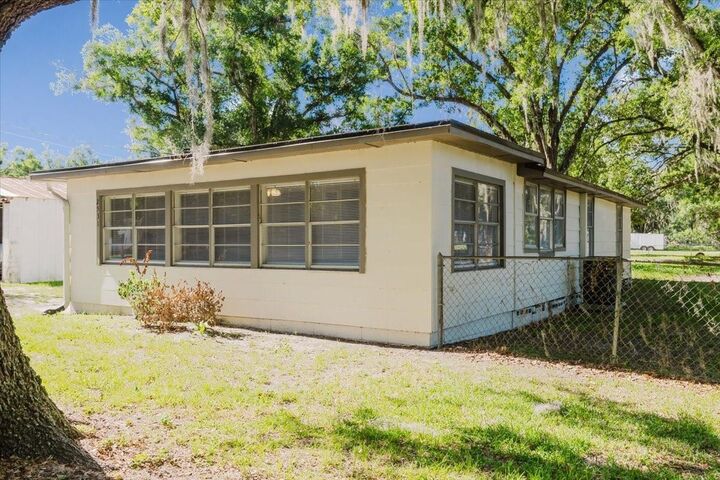 Property Photo: 2531 Hebb Road FL 33823