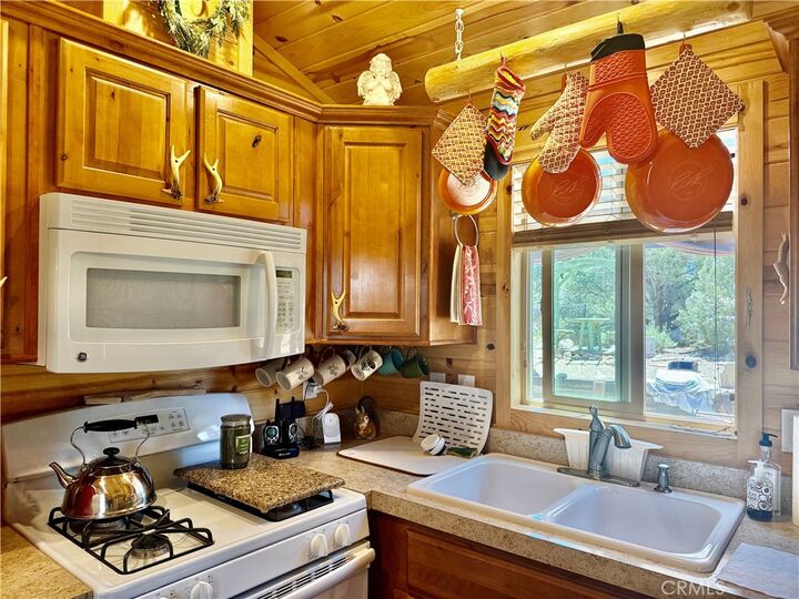 Property Photo:  98417 Sierra Meadows Road  CA 93527 