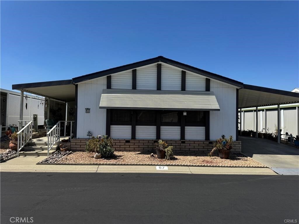 Property Photo:  24600 Mountain 87  CA 92544 