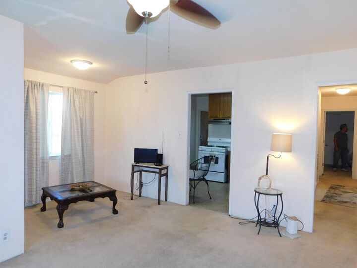 Property Photo:  520 E Mendocino Avenue  CA 95204 