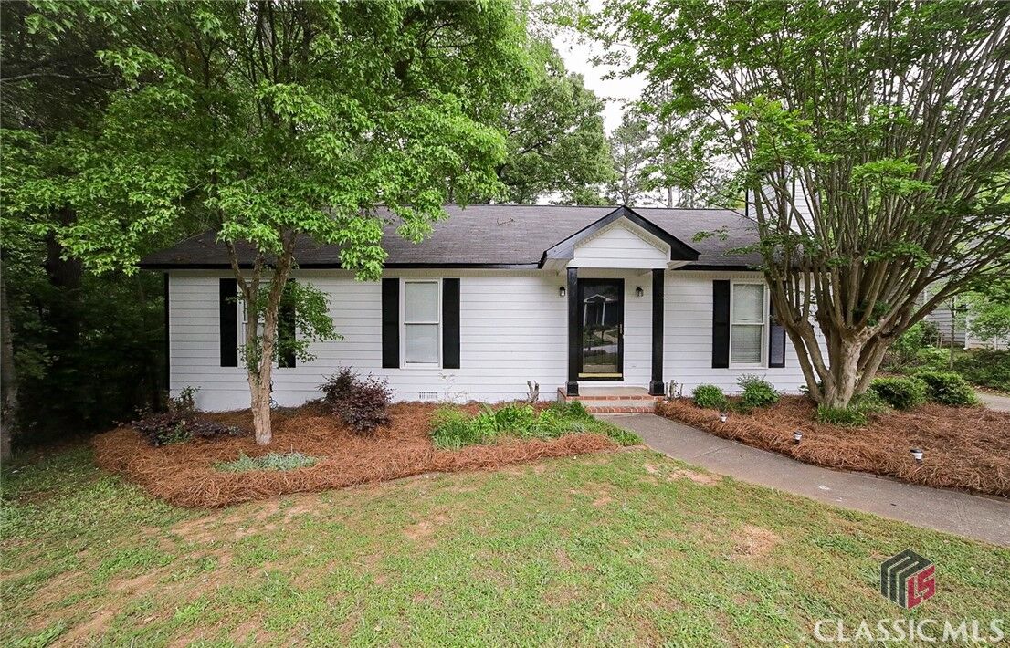 Property Photo:  122 Winthrop  GA 30605 