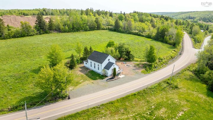 Property Photo: 10563 Highway 2 NS B0M 1W0