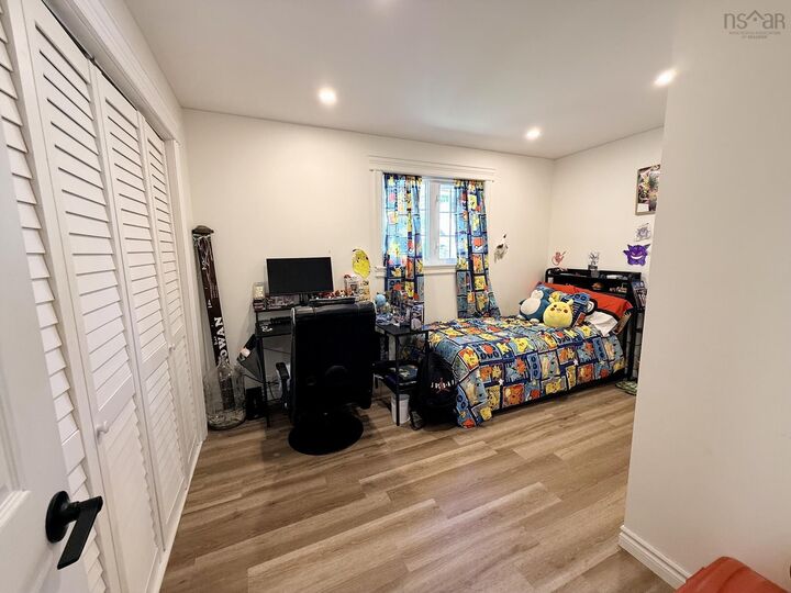 54 Maple Avenue — photo 1