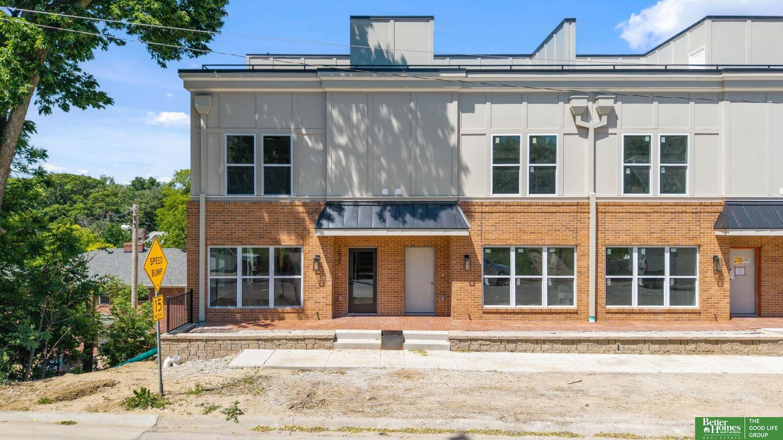 Property Photo: 1010 S 33rd Street NE 68105