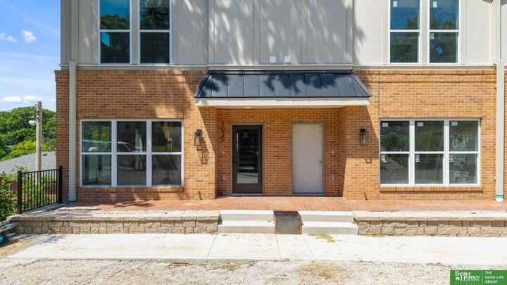 Property Photo: 1006 S 33rd Street NE 68105