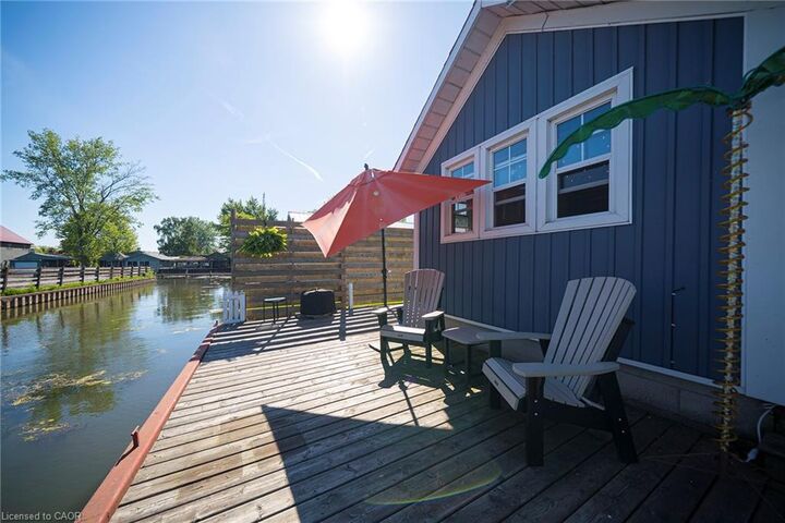 Property Photo: 44 Erie Boulevard ON N0E 1M0