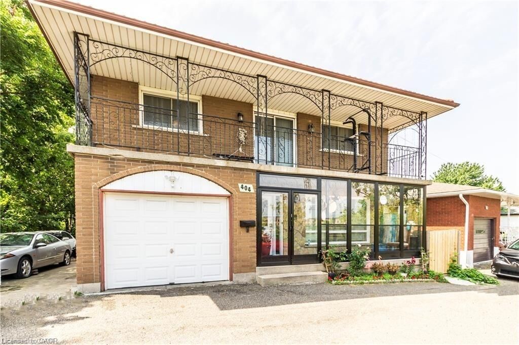 Property Photo: 404 Queenston Road ON L8K 1J2