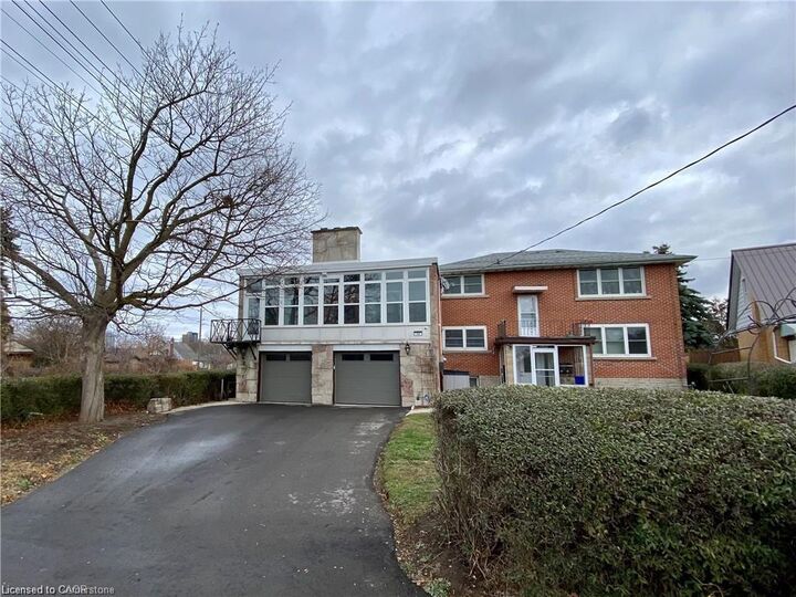 Property Photo: 34 Burn Place 2 ON N2M 1Y9