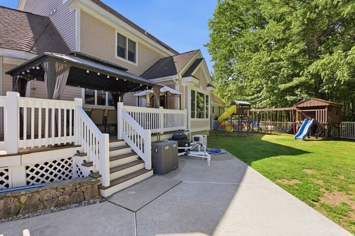 Property Photo:  15 Long Pasture Rd  MA 01845 