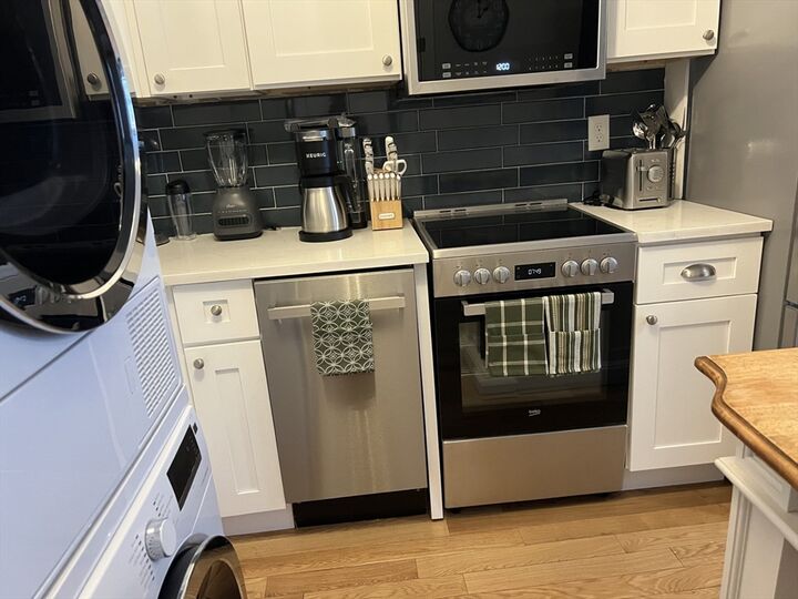 Property Photo:  35 Grove Street 9  MA 02114 