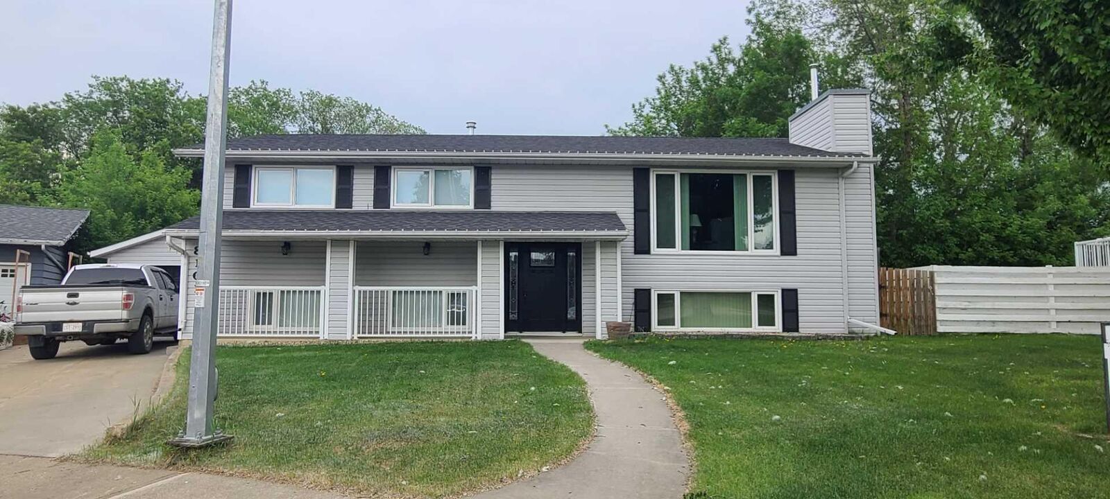 Property Photo:  8101 95 Street  AB T8S 1E8 