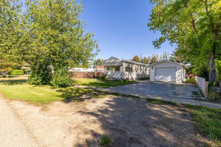 Property Photo: 321 Noble Street AB T0L 0G0