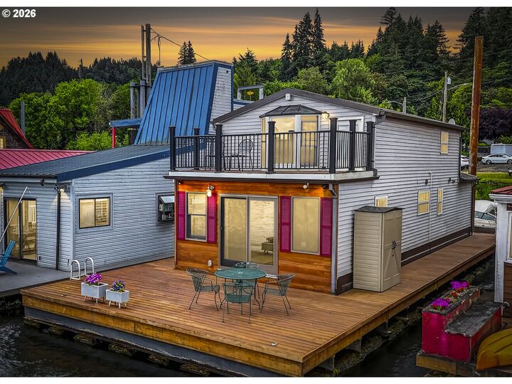 Property Photo: 13022 NW Marina Way 6 OR 97231