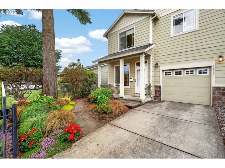 Property Photo: 6628 SE Reedway St OR 97206