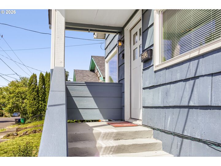 Property Photo: 6204 NE 8th Ave OR 97211