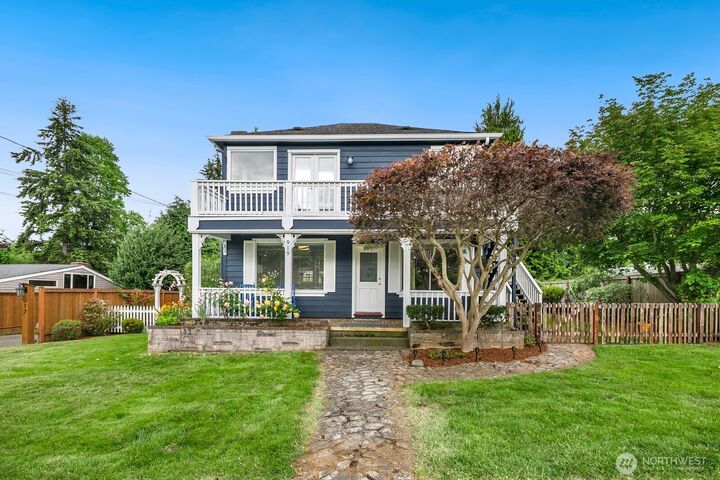 Property Photo:  919  6th Avenue S  WA 98020 