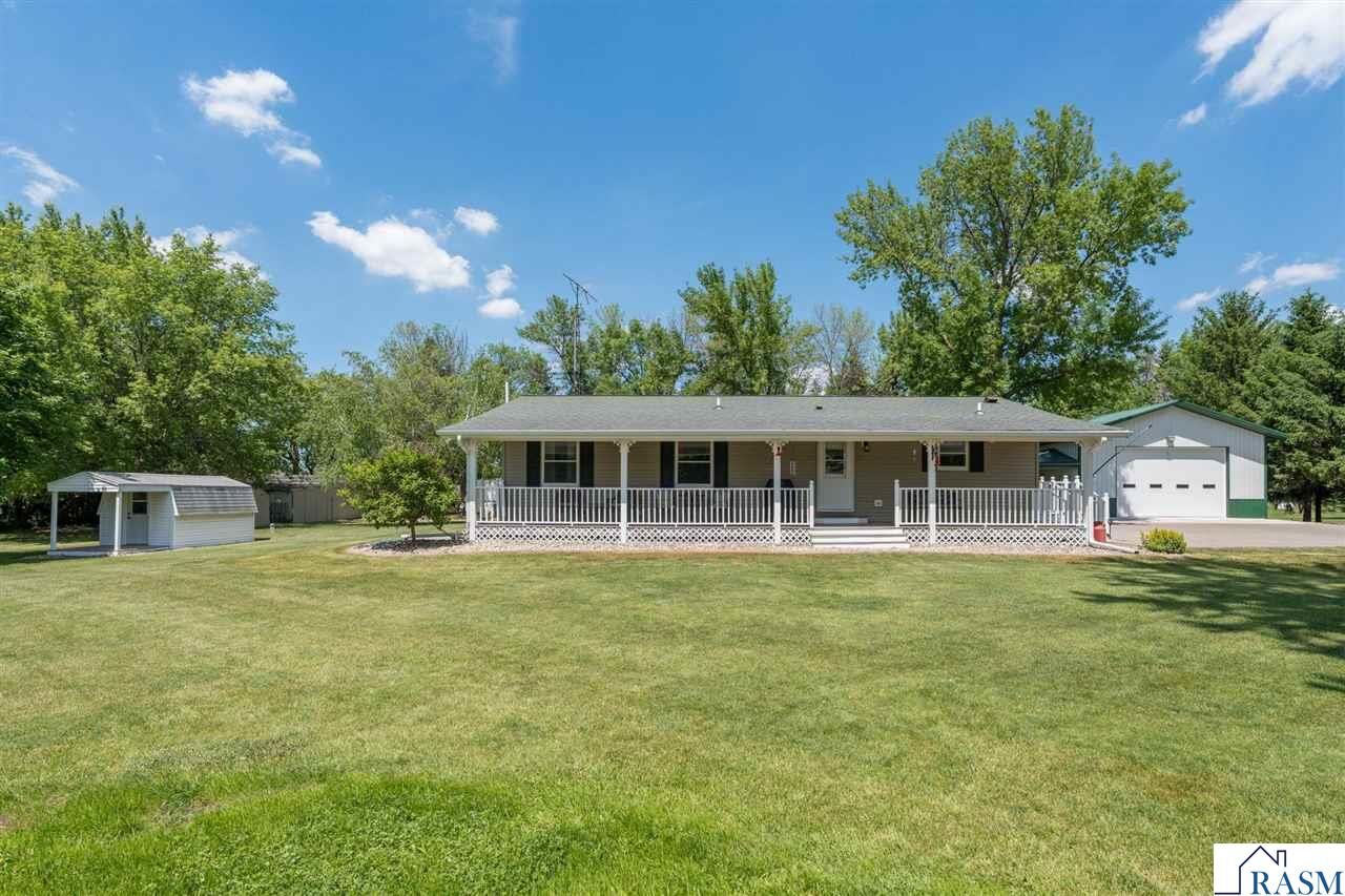 Property Photo:  1106 N Main Street  MN 56048 