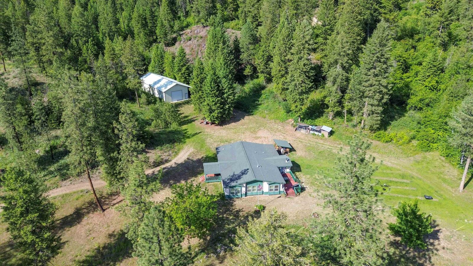 Property Photo: 3434-A Rockcut Rd WA 99141