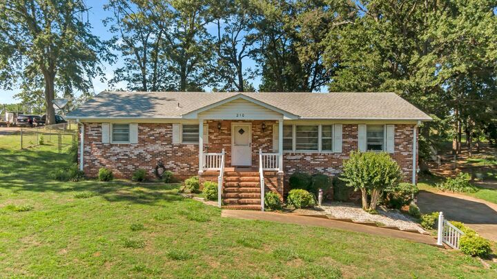 Property Photo:  210 Rosecrest Road  SC 29303 