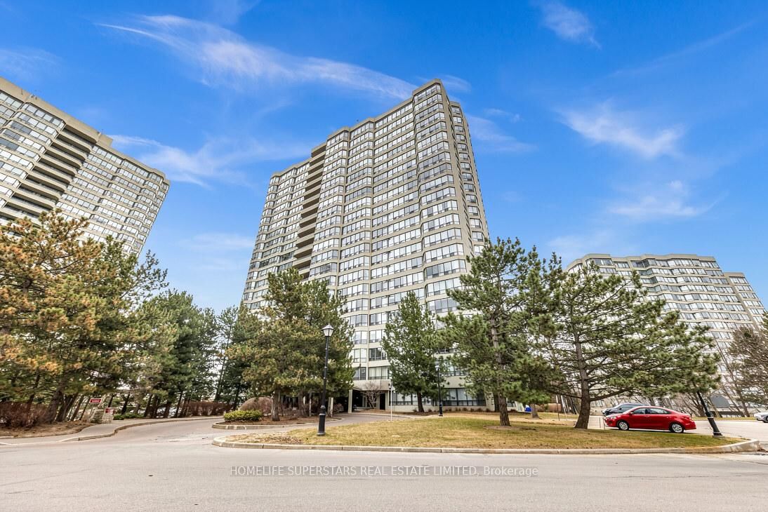 Property Photo: 24 Hanover Road 907 ON L6S 5K8