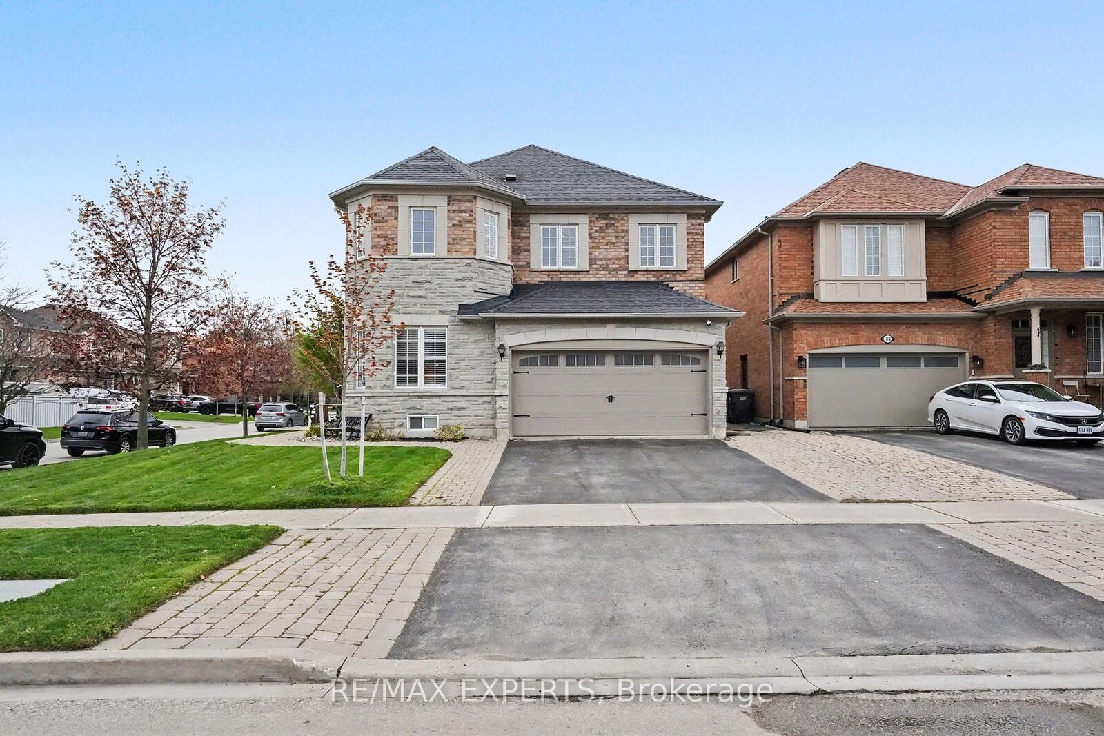 Property Photo: 2 Ironhorse Crescent ON L7E 2K8