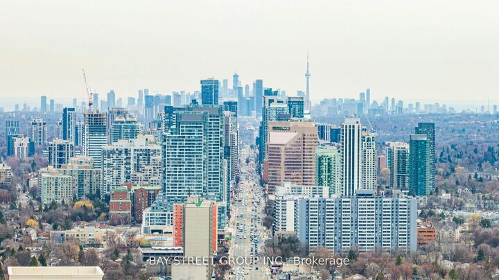 Property Photo: 7167 Yonge Street 718 ON L3T 0E1