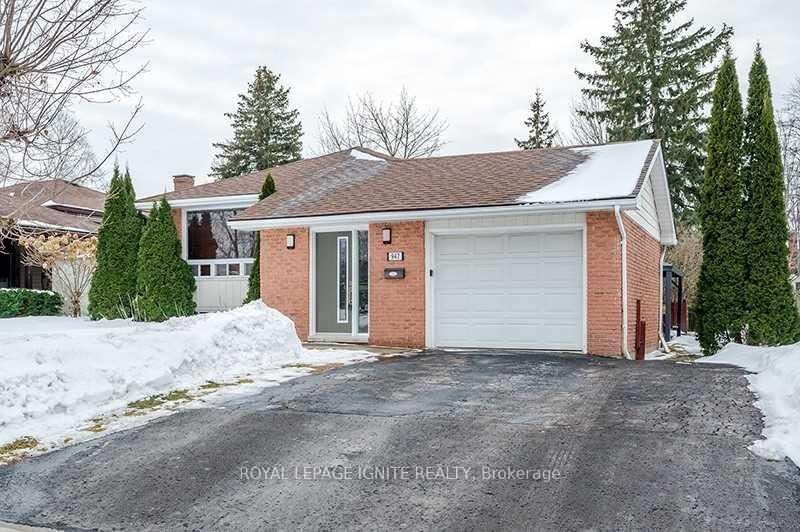 Property Photo: 947 Southlawn Drive ON K9J 1E9