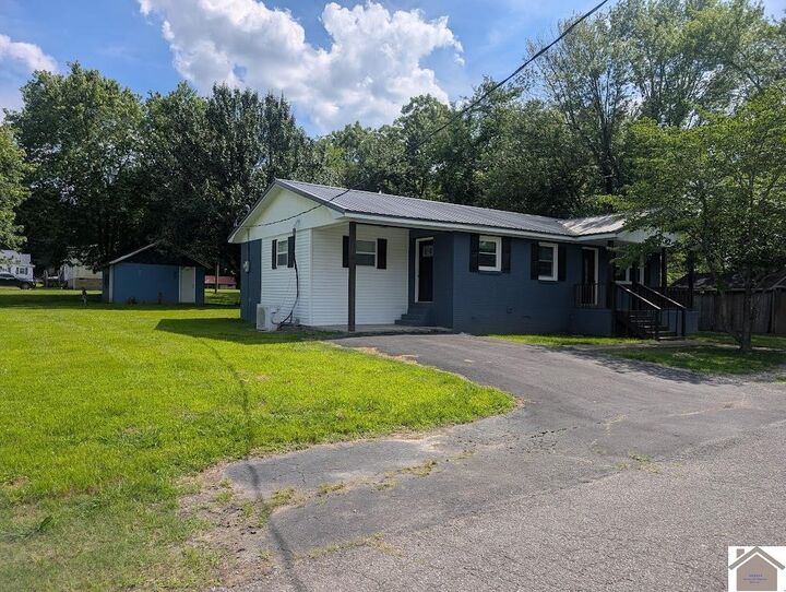 Property Photo: 523 W 3rd St KY 42065