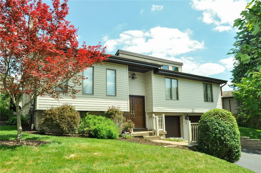 Property Photo: 4048 Briarwood Dr. PA 15601