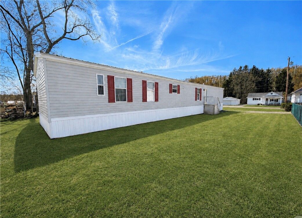 Property Photo: 79 Park St PA 15475